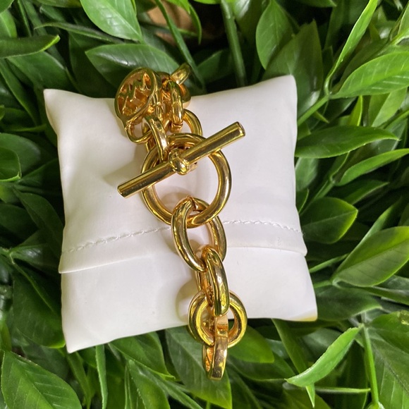 Michael Kors Goldtone Link Toggle Logo Branding Bracelet - Picture 2 of 16